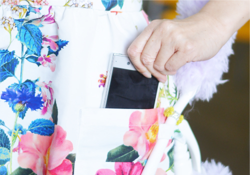 スマホがぴったり入るスマホ専用のポケット